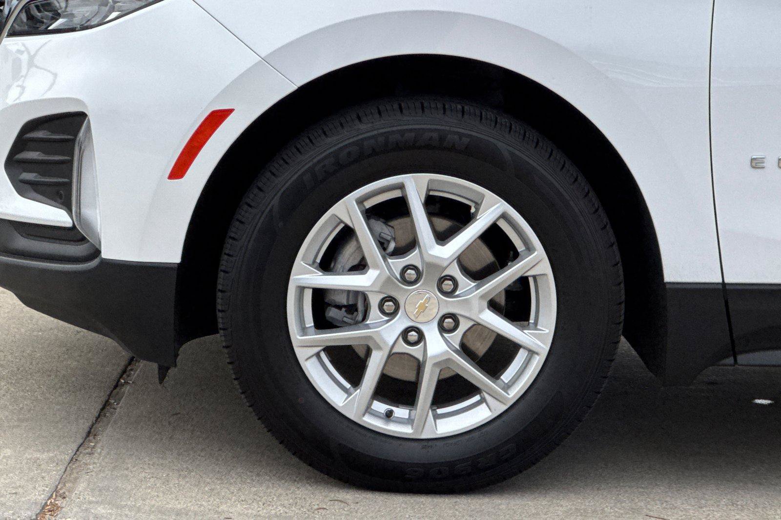 Used 2024 Chevrolet Equinox LT FWD image 28