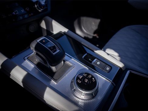 Used 2024 Mitsubishi Outlander SEL image 12