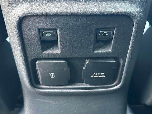 Used 2024 Ford Bronco Everglades image 31