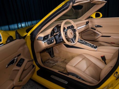 Used 2017 Porsche 911 Targa 4S image 18