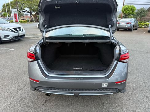 Used 2022 Nissan Sentra SR w/ SR Premium Package image 11