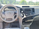 Used 2012 Toyota Sienna LE image 2