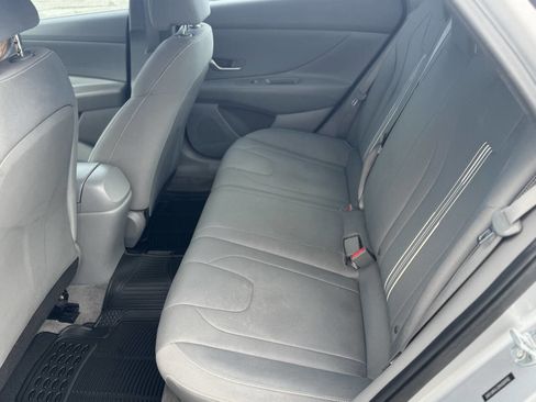 Used 2022 Hyundai Elantra SEL image 7