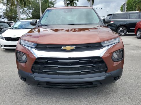 Used 2021 Chevrolet TrailBlazer LS image 2