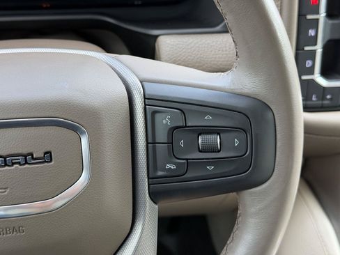 Used 2022 GMC Yukon XL Denali AWD/4WD image 10