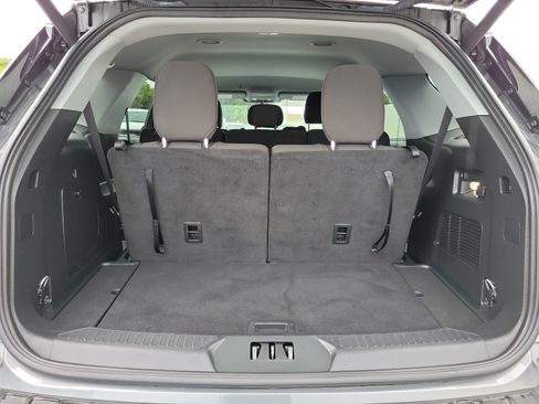 Certified 2024 Ford Explorer XLT RWD image 15