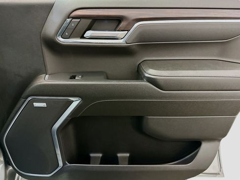 Used 2023 GMC Sierra 1500 SLT w/ SLT Premium Plus Package image 33