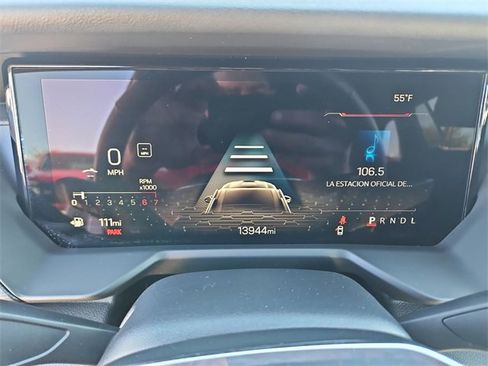 Used 2025 GMC Acadia Elevation image 12