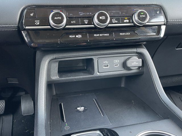 Used 2025 Honda Pilot Touring image 20