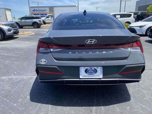 Used 2024 Hyundai Elantra SEL FWD image 6