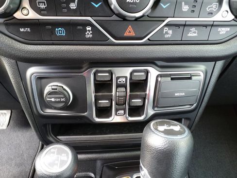 Used 2024 Jeep Wrangler Sport S w/ Convenience Group image 16