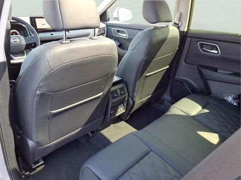 New 2026 Nissan Rogue Platinum AWD/4WD image 14