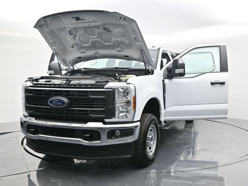 New 2026 Ford F250 XL w/ XL Chrome Package image 55