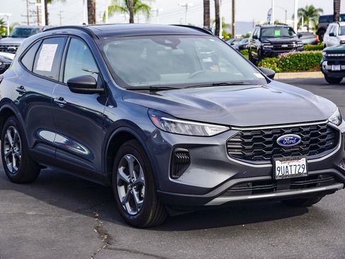 Used 2025 Ford Escape ST-Line w/ Equipment Group 301A FWD image 3
