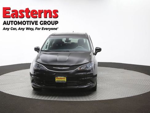 Used 2017 Chrysler Pacifica LX w/ Tire & Wheel Group FWD image 51