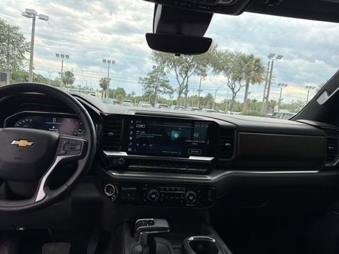 Certified 2025 Chevrolet Silverado 1500 High Country w/ Technology Package AWD/4WD image 8