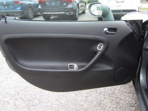 Used 2006 Pontiac Solstice Convertible w/ Premium Package RWD image 6