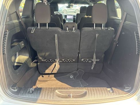 Used 2023 Chrysler Pacifica Touring FWD image 32