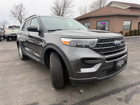 Used 2020 Ford Explorer XLT w/ Class III Trailer Tow Package image 3