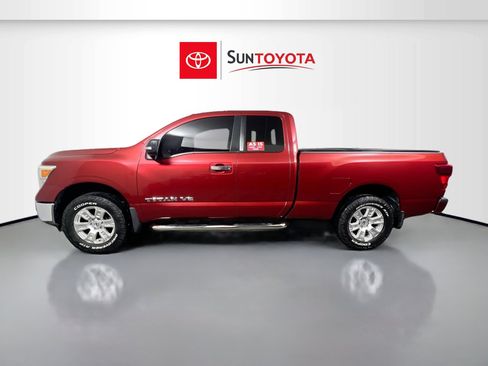 Used 2018 Nissan Titan SV w/ SV Convenience Package image 7