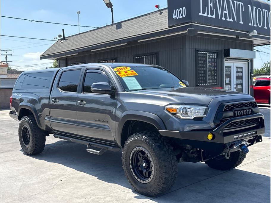 Used 2017 Toyota Tacoma TRD Off-Road w/ Tow Package AWD/4WD image 1