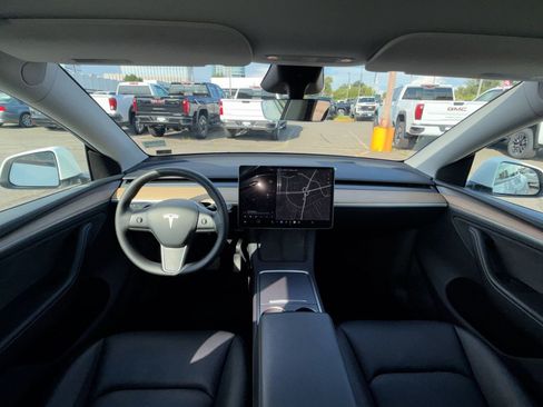Used 2025 Tesla Model Y Long Range AWD/4WD image 23