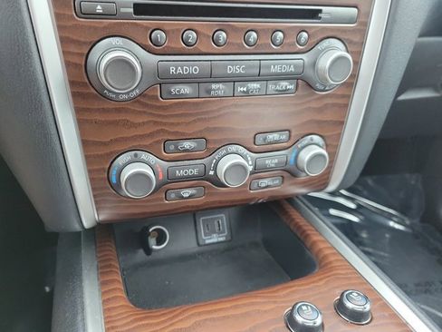 Used 2020 Nissan Pathfinder Platinum image 32