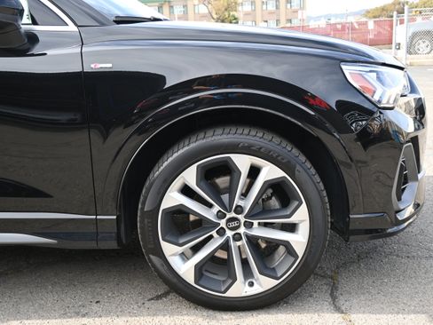 Used 2020 Audi Q3 2.0T Premium Plus w/ Premium Plus Package AWD/4WD image 22