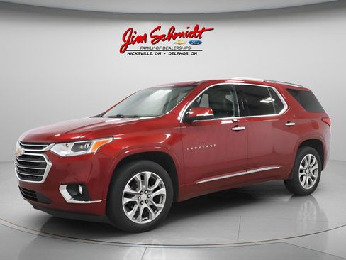 Used 2018 Chevrolet Traverse Premier w/ Driver Confidence II Package FWD image 2