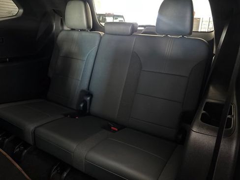 Used 2025 GMC Acadia AT4 w/ Luxury Package AWD/4WD image 36