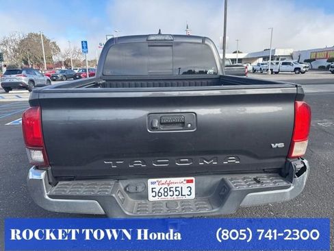 Used 2018 Toyota Tacoma TRD Off-Road image 6