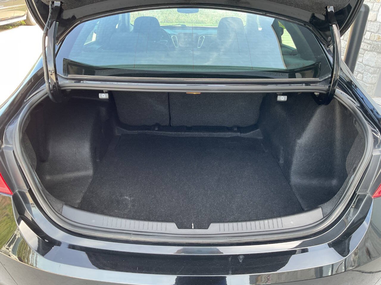 Used 2018 Chevrolet Malibu LT FWD image 30