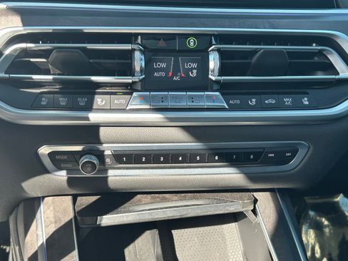 Used 2020 BMW X7 xDrive40i w/ Premium Package AWD/4WD image 22