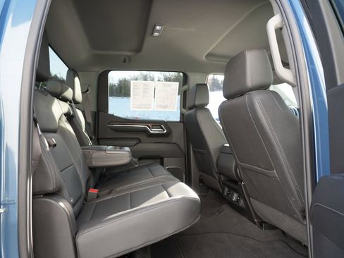 Used 2024 GMC Sierra 1500 SLT image 30