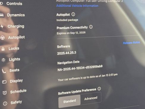 Used 2022 Tesla Model Y Long Range image 16