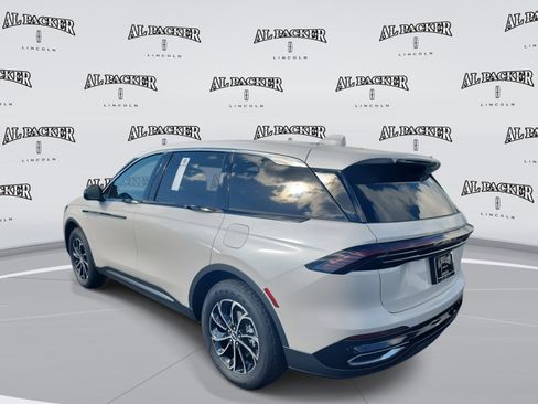 New 2026 Lincoln Nautilus Premier image 3