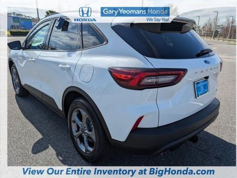 Used 2025 Ford Escape ST-Line w/ Equipment Group 301A image 8