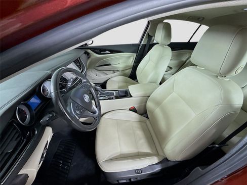 Used 2018 Buick Regal Essence w/ Driver Confidence Package #1 image 16