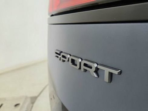 Used 2025 Land Rover Range Rover Sport SE image 19