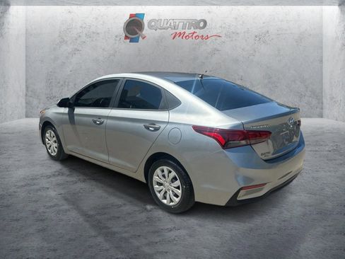 Used 2022 Hyundai Accent SE FWD image 3