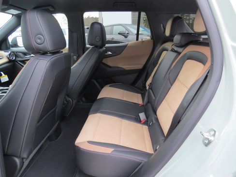 New 2026 Chevrolet Equinox ACTIV image 12