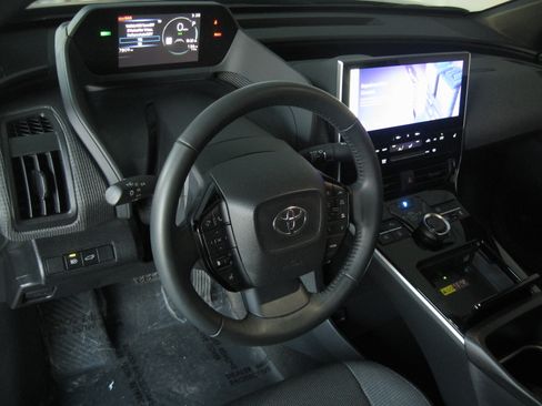 Used 2024 Toyota bZ4X AWD image 11