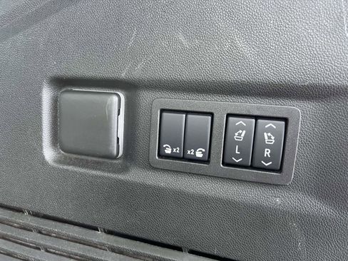 Certified 2024 Chevrolet Suburban Premier image 9