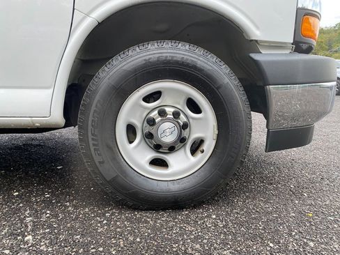 Used 2017 Chevrolet Express 3500 LT w/ LT Preferred Equipment Group image 29