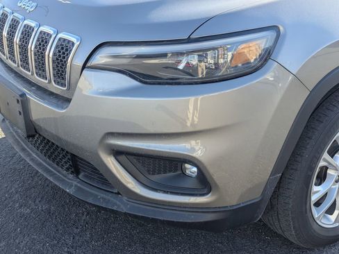 Used 2019 Jeep Cherokee Latitude w/ Popular Appearance Group FWD image 12