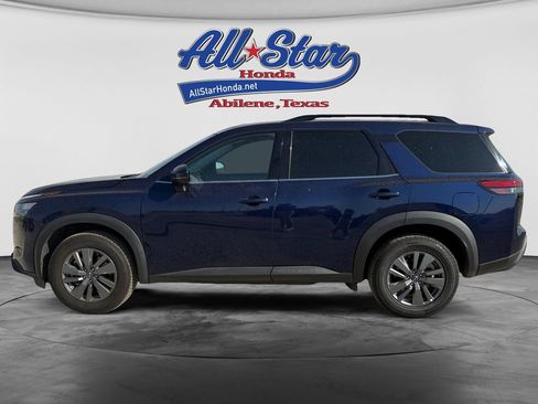 Used 2025 Nissan Pathfinder SV FWD image 8