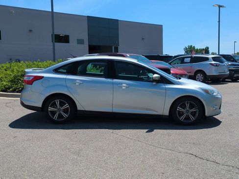 Used 2014 Ford Focus SE w/ SE Sport Package image 9