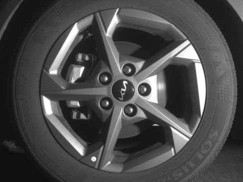 Used 2025 Kia K4 FWD image 15