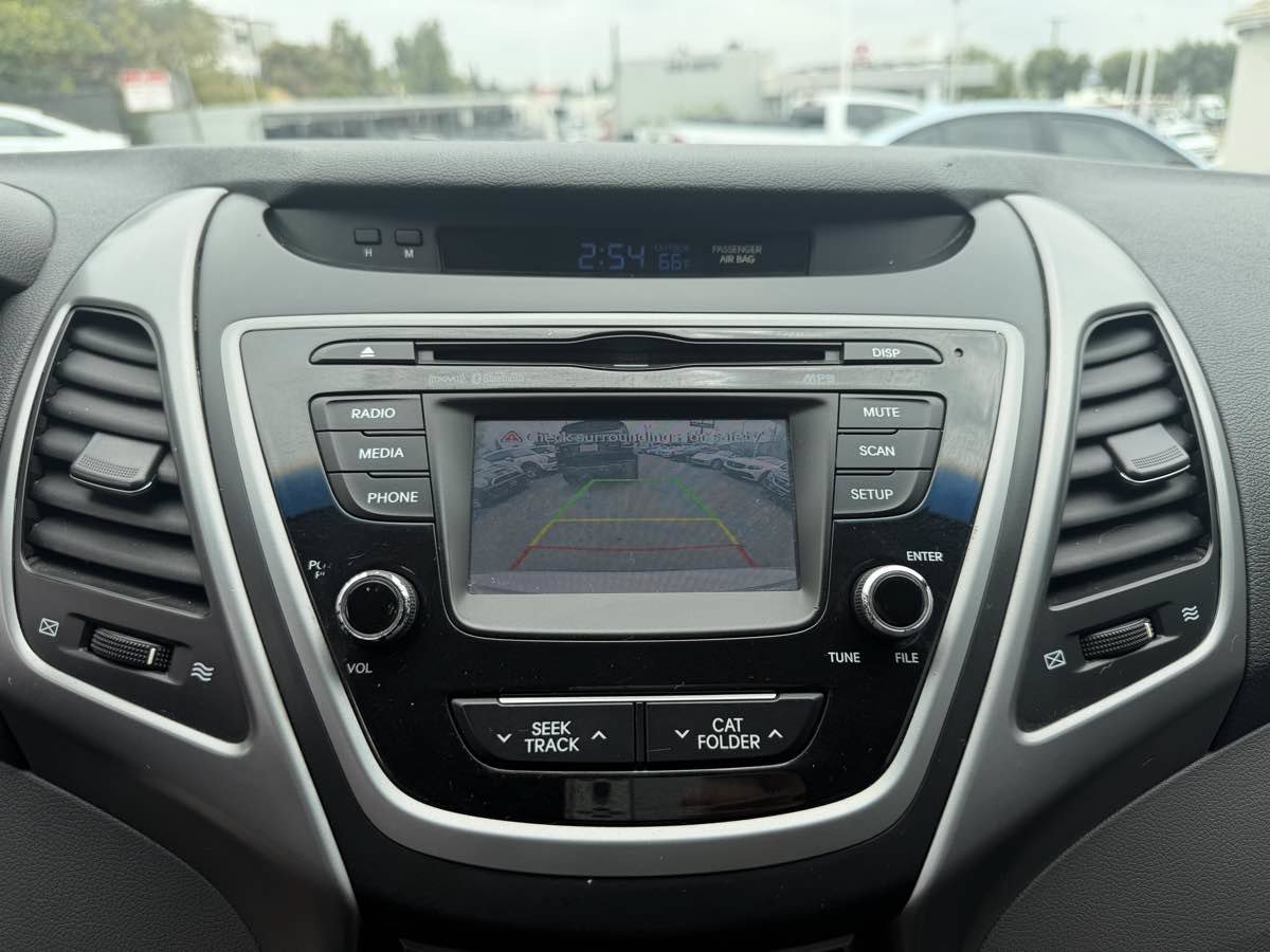 Used 2015 Hyundai Elantra SE w/ Option Group 02 FWD image 11