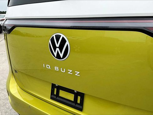 New 2025 Volkswagen ID. Buzz 1st Edition image 15